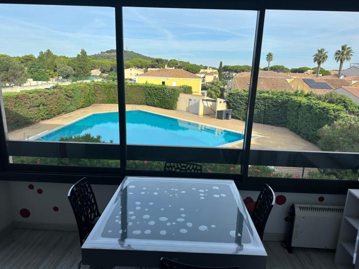 Village naturiste - Port-Vénus - Les coquelicots