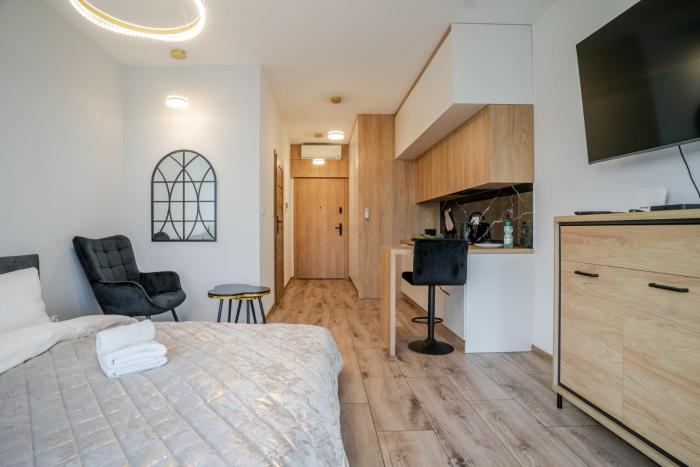 Global Park 22th View Studio by BookingHost