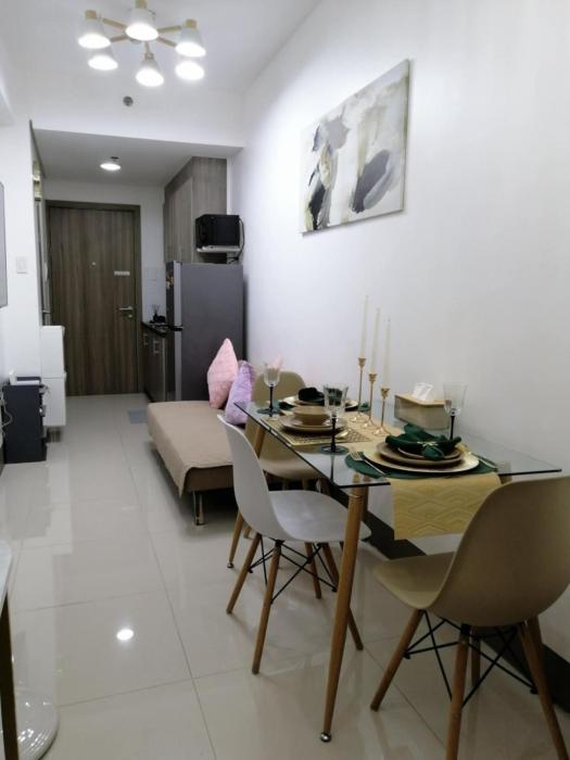 Vistaro Stays at Fame Residences