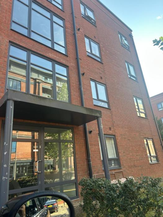 Lovely 1 bedroom top floor flat at Chocolate Quarter near city of Bath