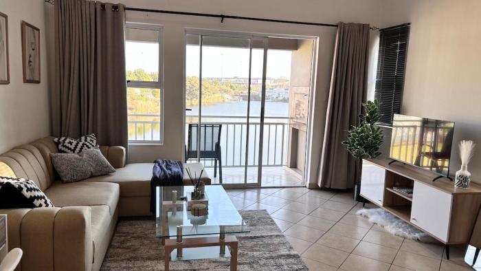 Luxury Lakeview Retreat