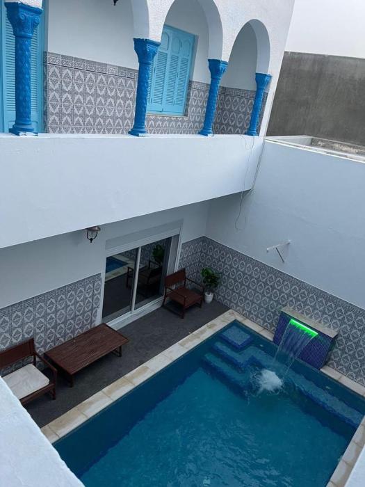 maison avec piscinne 350 m de la plage