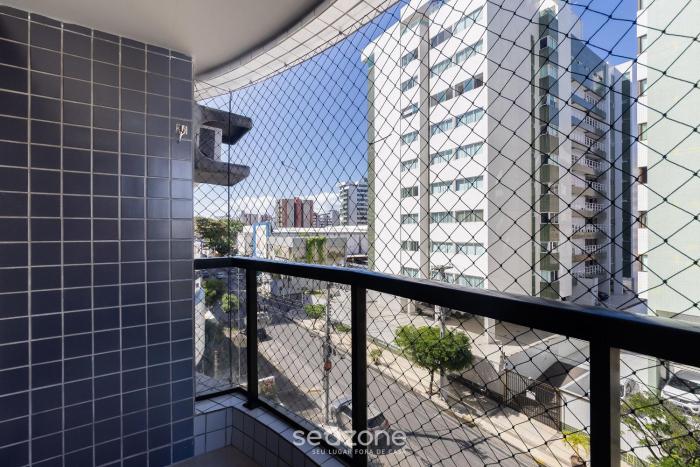 Apto c varanda a 500m da Praia - EII0304