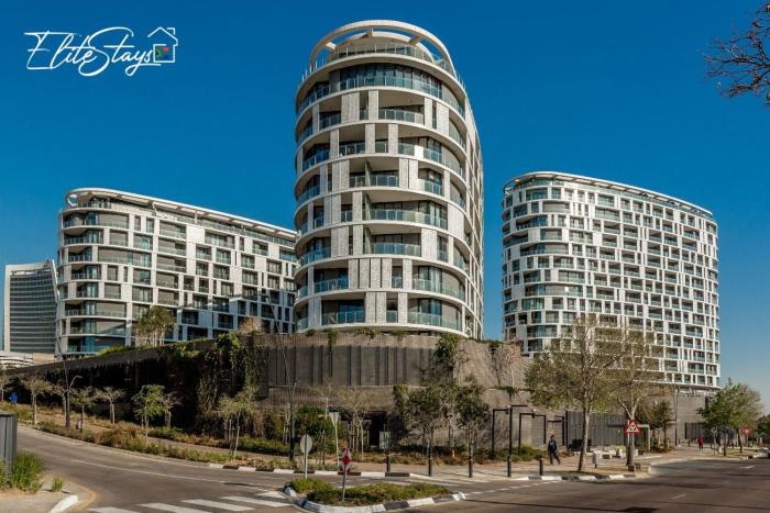 Kashi Skyline: Live . Shop . Work . Play