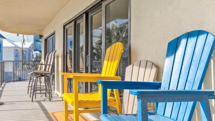 Low Floor - Remodeled - Beachfront - FLPCB65
