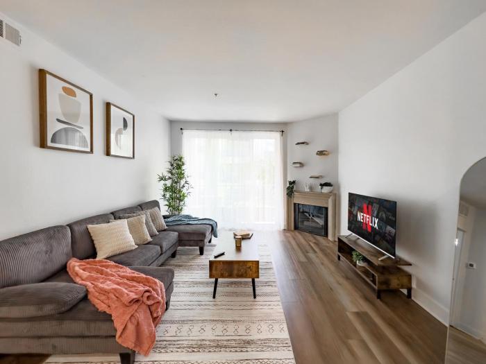 Stylish 1bd in Marina Del Rey with Free Parking