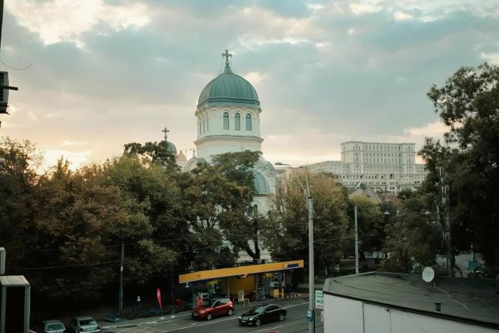 Parliament View Studio City Center - Pumo Properties