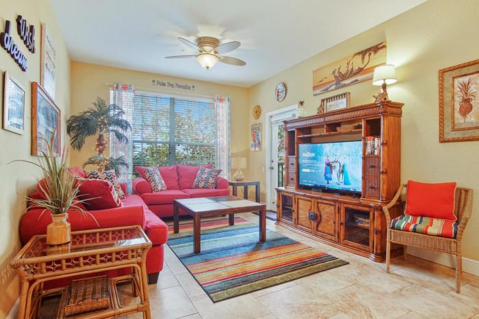 Palm Tree Paradise 3 bedroom condo at Windsor Hills close to Disney