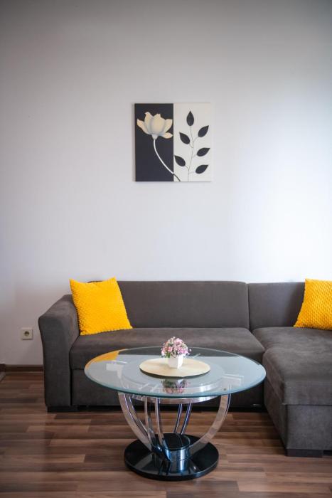 Cozy stay rentals- cozy & sweet 1 BR apartment in Tbilisi with city & mountains view