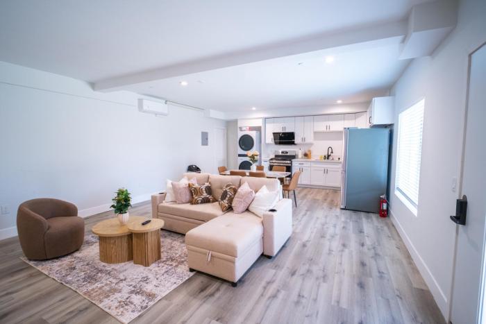 Modern 2BR2BA Home Near USC Walk to Campus