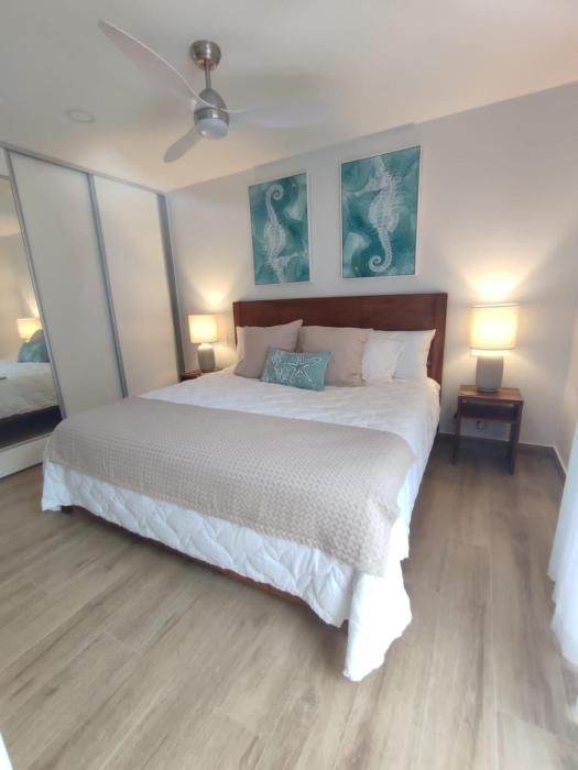 Stylish 2 bed and 2 bath condo with mountain and pool view in Jacó