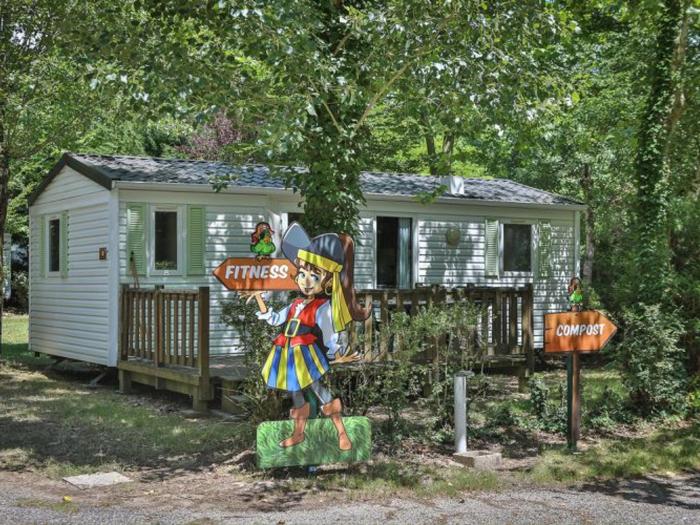 Mobil-home confortable avec terrasse - API-1-52-451