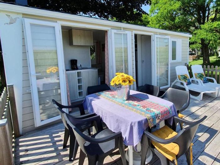 Mobil-home 4 pers avec terrasse au camping Les Tournesols - API-1-52-489