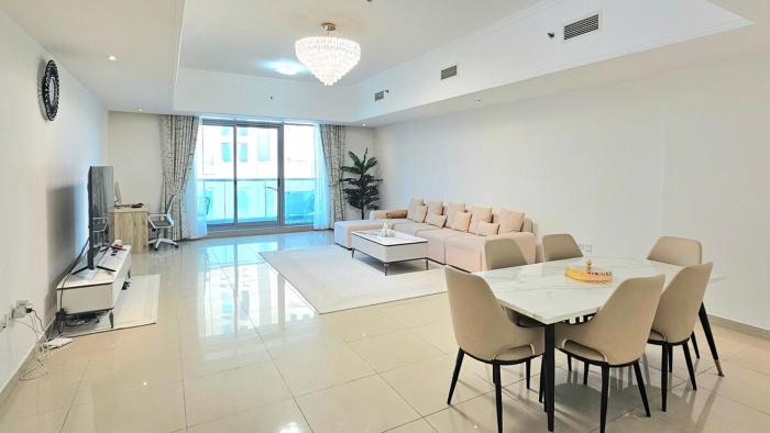 Luxury 4 Bedroom Apt with Complimentary Access to Hotel Private Beach,GYM&Swimming Pool