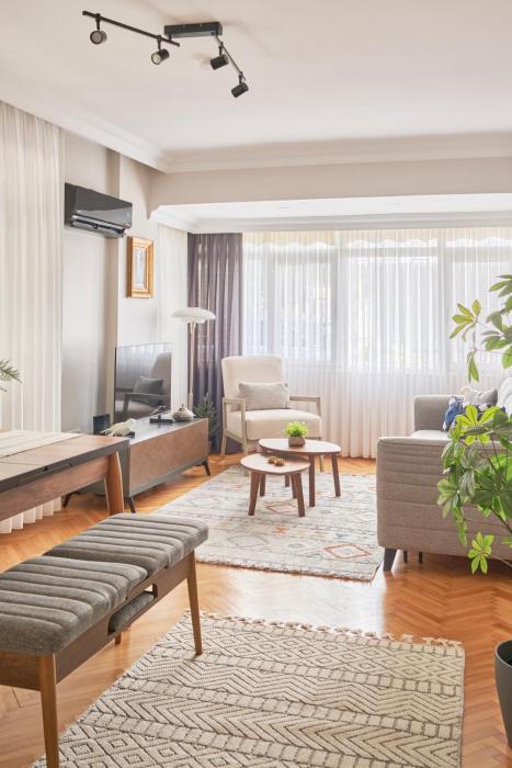 Charming Bagdat Avenue Hideaway, Near Marina