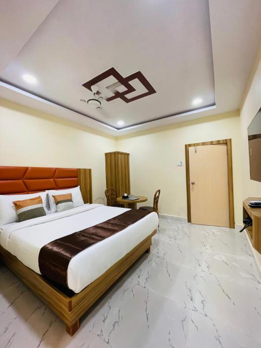 Riverside Retreat Dombivli - Swimming Pool - Couple Friendly - Comfortable Stay