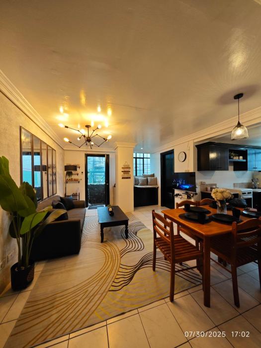 Luxhomme Baguio Guest Homestay with Balcony