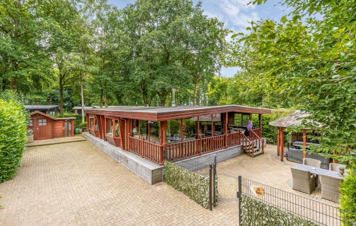 3 Bedroom Awesome Home In Erm