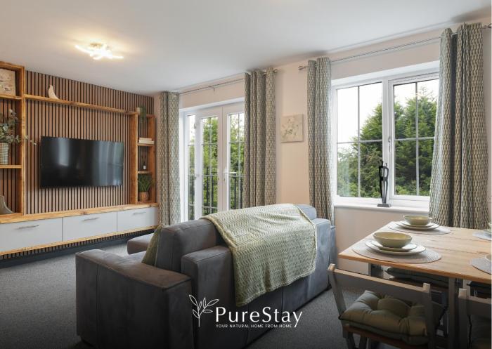 Spacious & Practical 2-Bedroom Sheffield Flat by PureStay