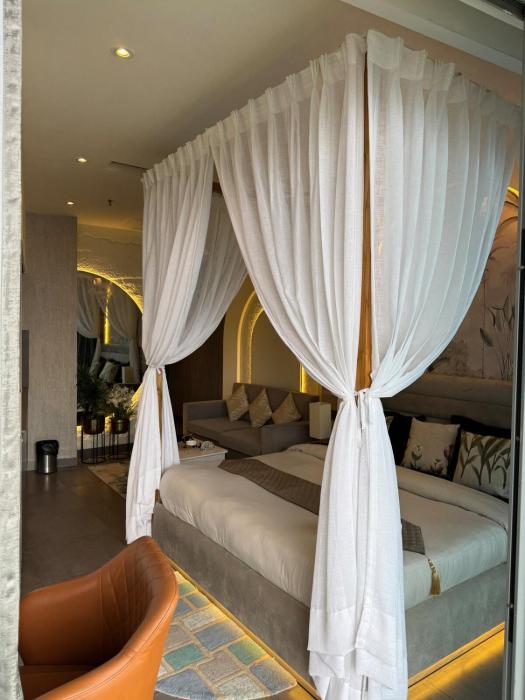 A White Heaven 32th floor