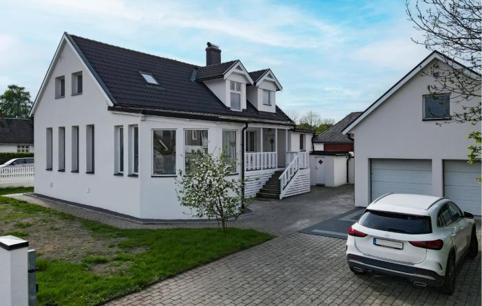 Lovely Home In Höganäs With Wifi