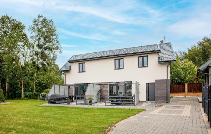 2 Bedroom Awesome Apartment In Jastrzebia Gora