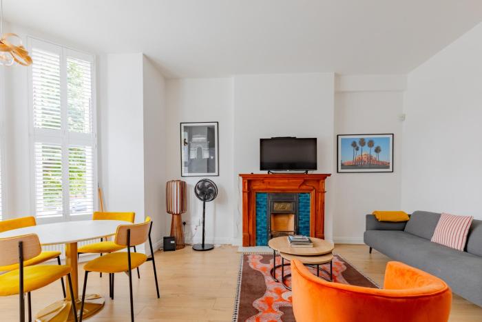 Tastefully Decorated 2BD Flat Near Queens Park