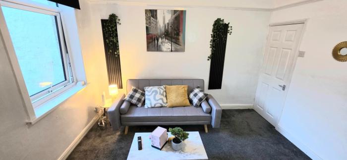 Comfy 3BR - Sleeps 5 - Fast WiFi -Parking