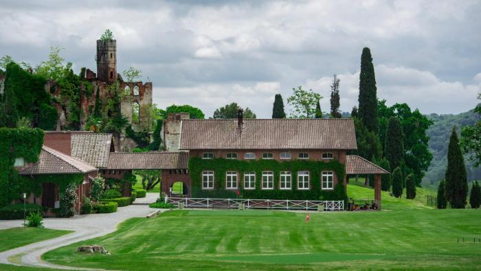 B&B Tenuta Castello Golf Club