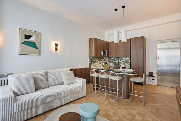 Apartment on the Champs Elysees