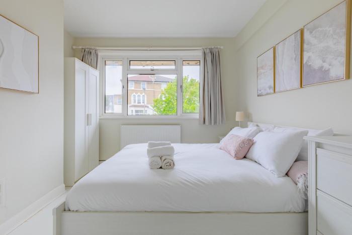 Bright and Welcoming 2BD Flat in South West London