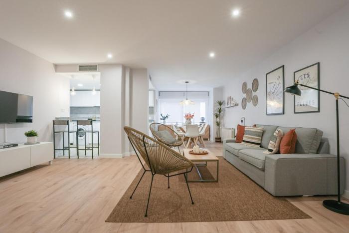 Renovated with pool -2Bedrooms 2Baths-Chamberí