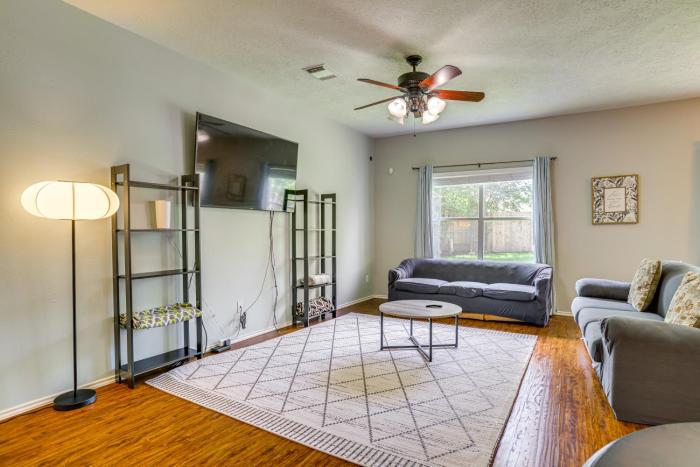 Fish and Hike Pet-Friendly Humble Home with Yard