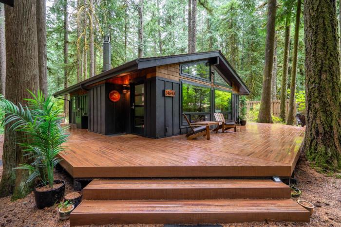 Forest Cabin Retreat - Dog Friendly - Hot Tub