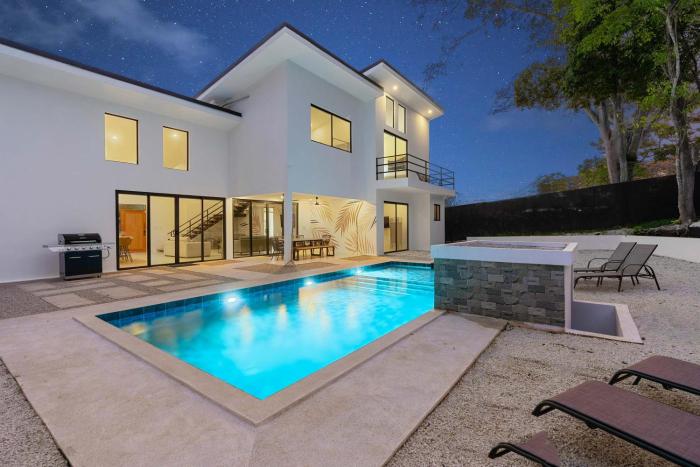 Modern 4BR Villa with Pool