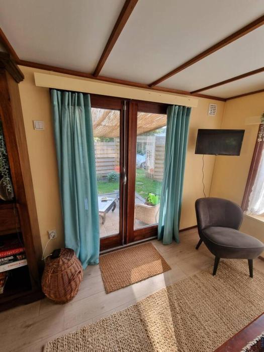 Escape to nature! Cozy and authentic chalet on park