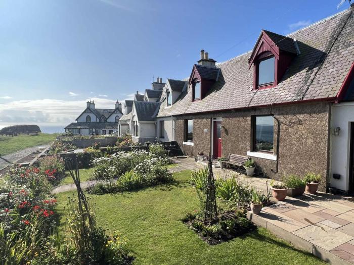 Merrihaven - luxury cottage with sea views