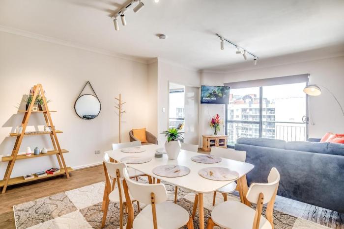 60 Sparkling Perth East End PoolParking