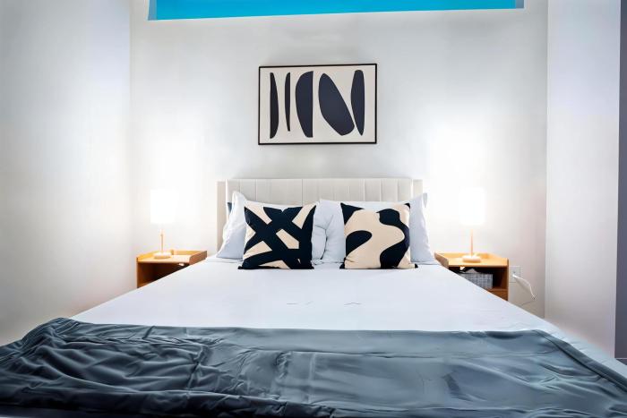 Boulevard Stays Stylish 1BR Stay Includes Pool Gym & Free Parking