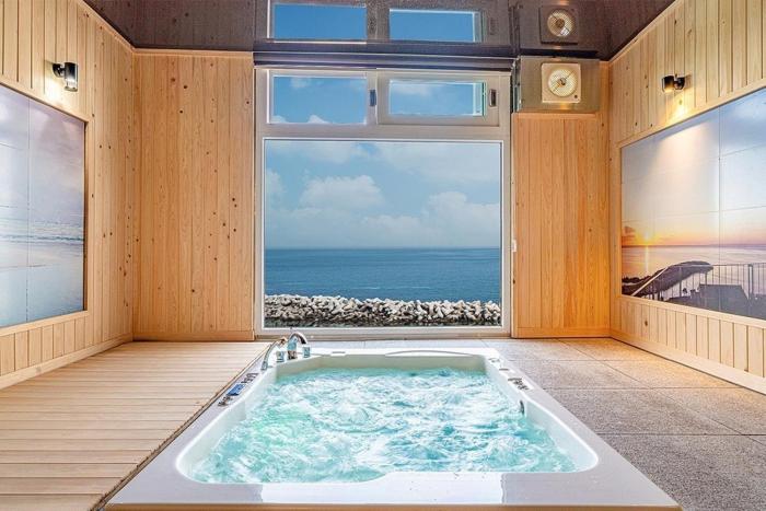 Yeongdeok Hillington Hotel Resort Pension