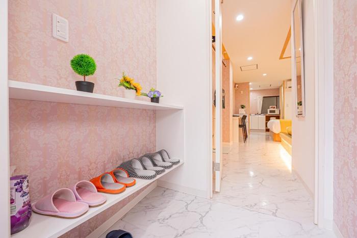 Ueno home2 10-minute walk from Ueno Station, 4-minute walk from Inaricho Station, 10-minute walk to Asakusa, 1F