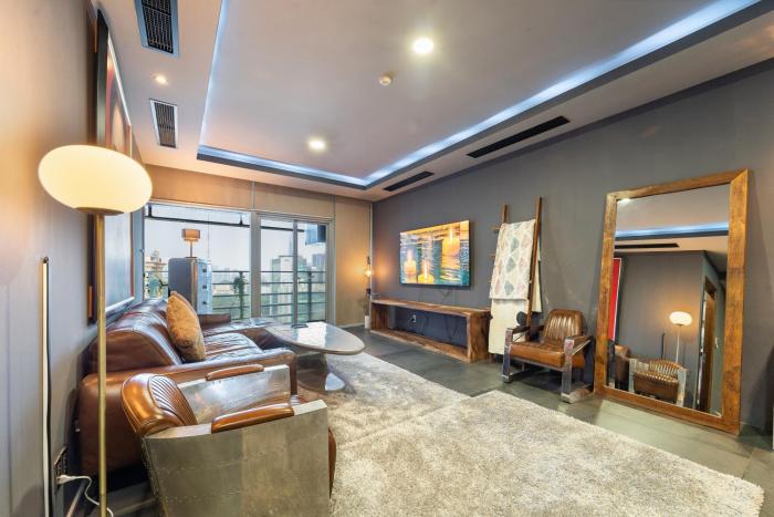 Sailing Tower City Central Apartments