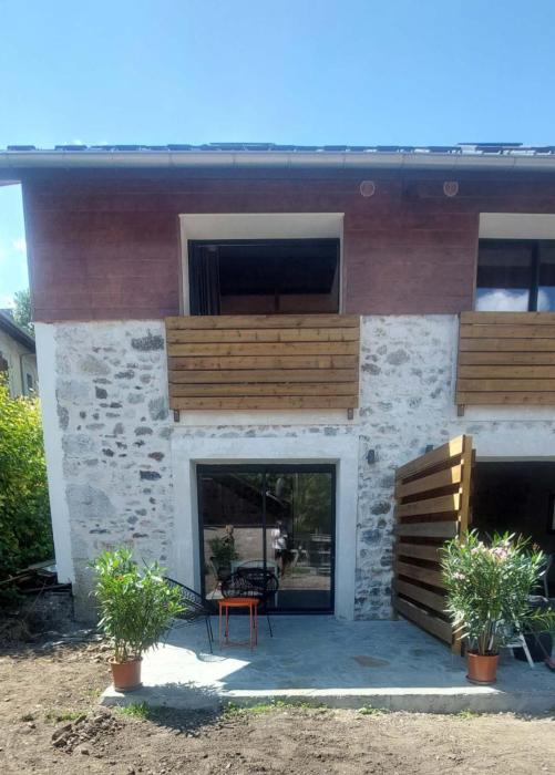 STUDIO 100 metres du lac pour 2 personnes