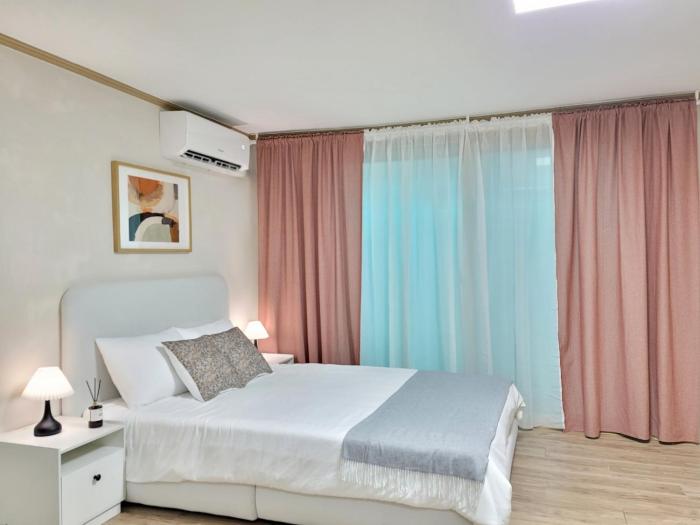 Gongdeok Modern Studio 102, 5min from Subway