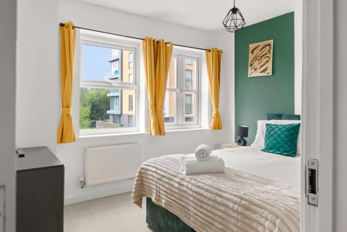 Spacious 3 Bed House in Reading by Amber Stays, Perfect for Business & Contractors, FREE Parking!