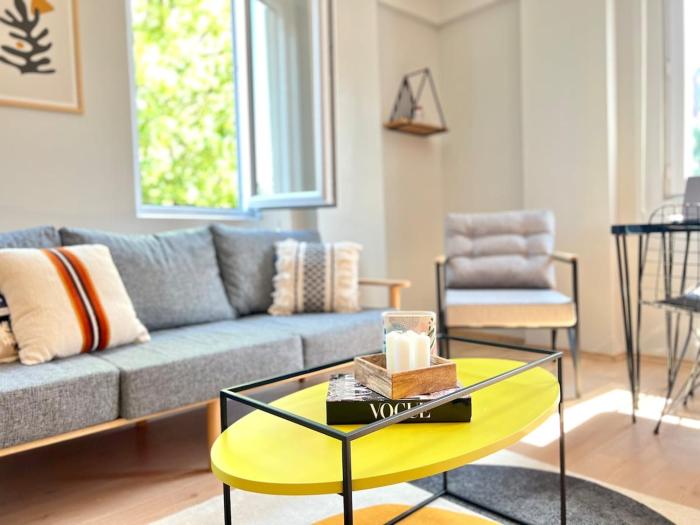 Stylish Cihangir Apartment 2BR, 3AC, Lift, Building Terrace