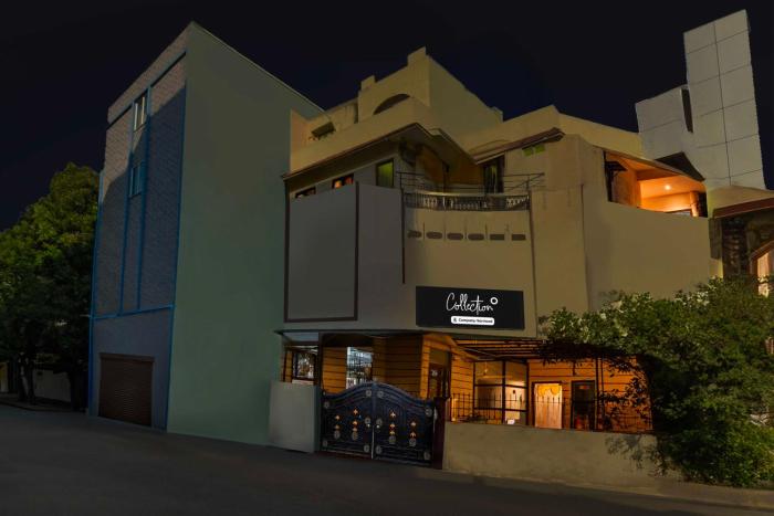 Townhouse Oak Begumpet Railway Station