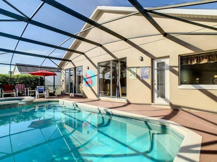 Orlando area villa w pool & game room