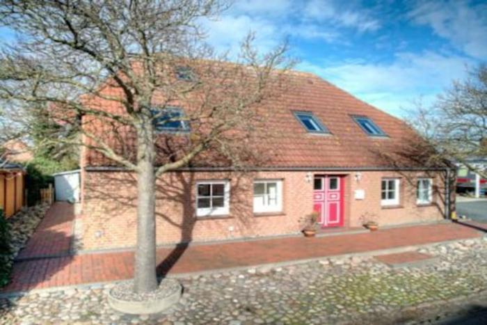 Elegantes Ferienhaus mit Garten auf Fehmarn