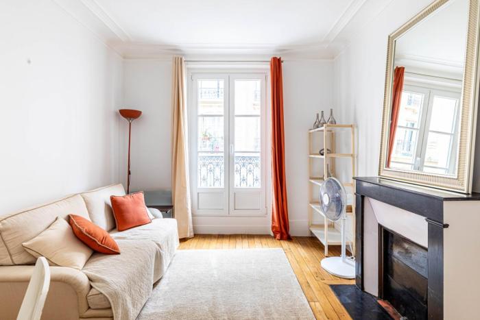 GuestReady - Cosy retreat steps from Sacré Coeur